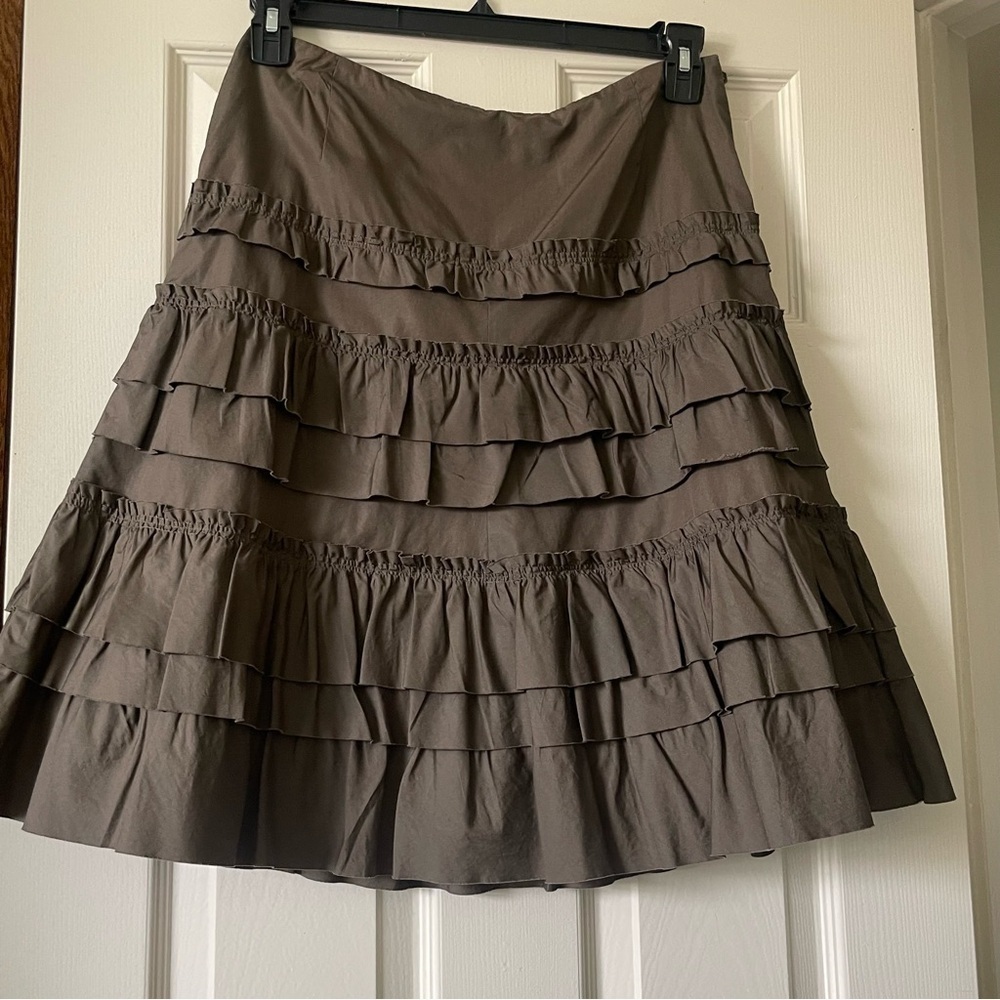 Akris Punto Tiered Ruffles Midi Skirt Size 8 Solid Olive Green Color Bohemian - Picture 3 of 12